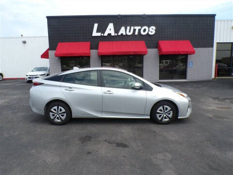 2017 Toyota Prius Three FWD photo