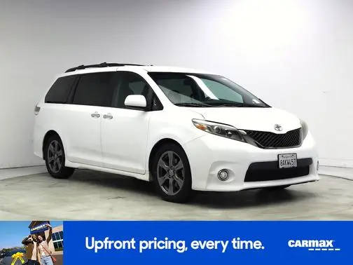 2017 Toyota Sienna SE FWD photo