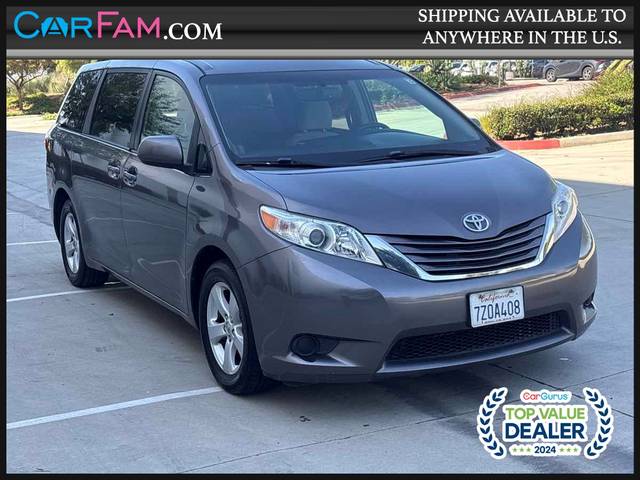 2017 Toyota Sienna LE FWD photo
