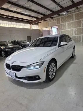 2017 BMW 3 Series 320i RWD photo