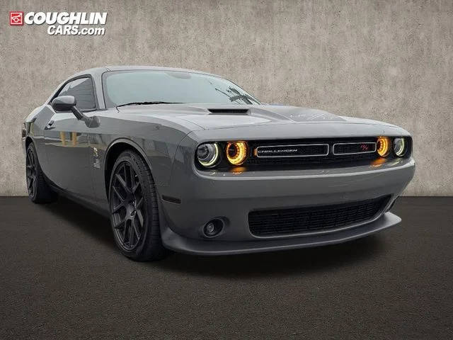 2017 Dodge Challenger R/T Scat Pack RWD photo