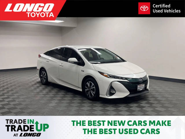 2017 Toyota Prius Prime Advanced FWD photo