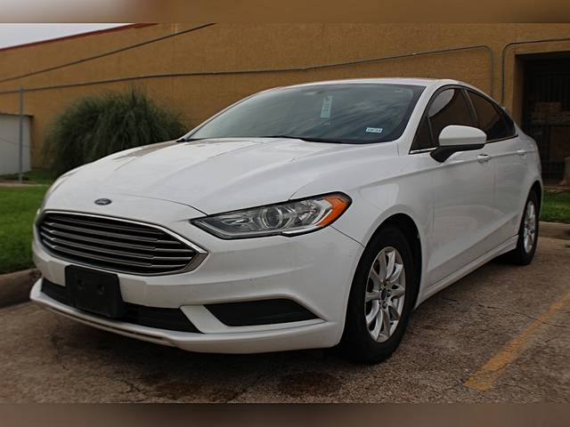 2018 Ford Fusion S FWD photo