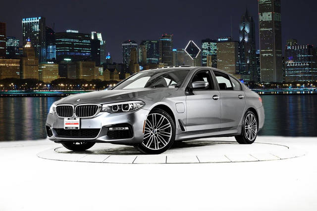 2018 BMW 5 Series 530e xDrive iPerformance AWD photo