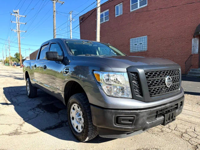 2017 Nissan Titan XD S 4WD photo