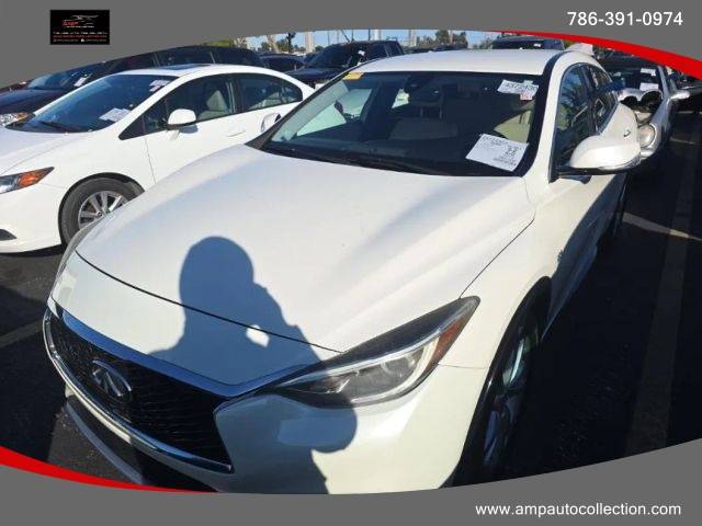 2018 Infiniti QX30 Luxury FWD photo