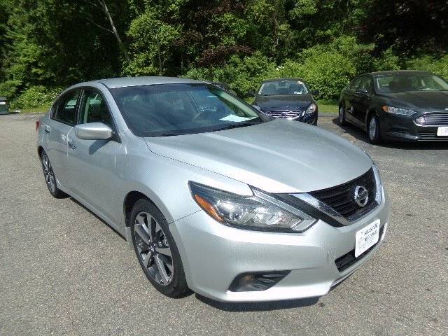 2017 Nissan Altima 2.5 SR FWD photo