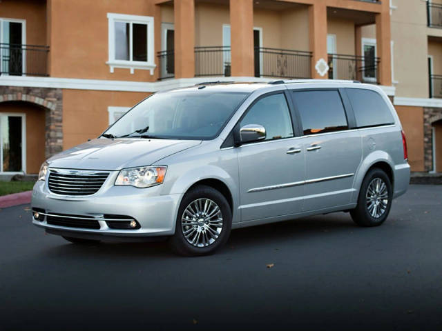 2015 Chrysler Town and Country Limited Platinum FWD photo