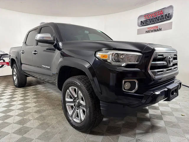 2017 Toyota Tacoma Limited 4WD photo