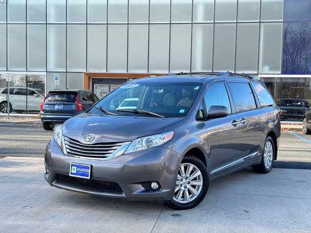 2017 Toyota Sienna XLE Premium AWD photo