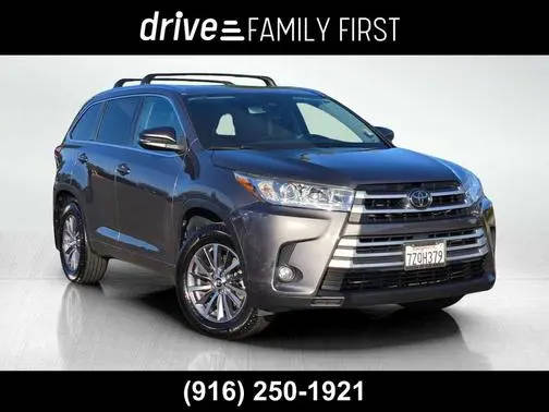 2017 Toyota Highlander XLE AWD photo