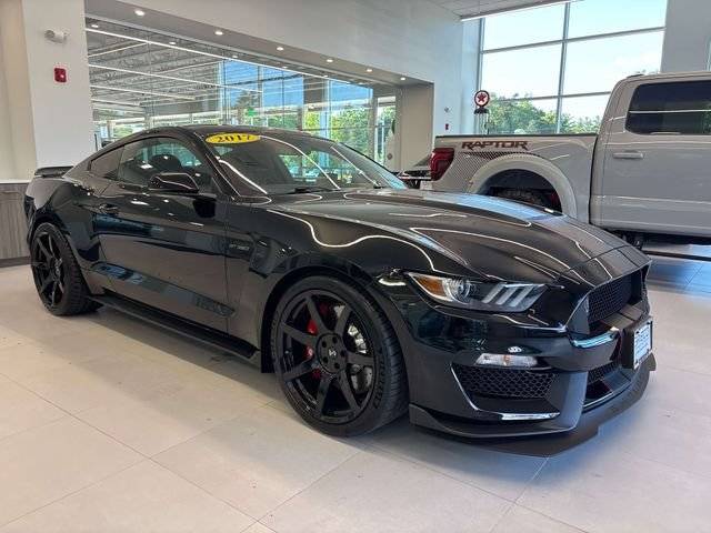 2017 Ford Mustang Shelby GT350 RWD photo