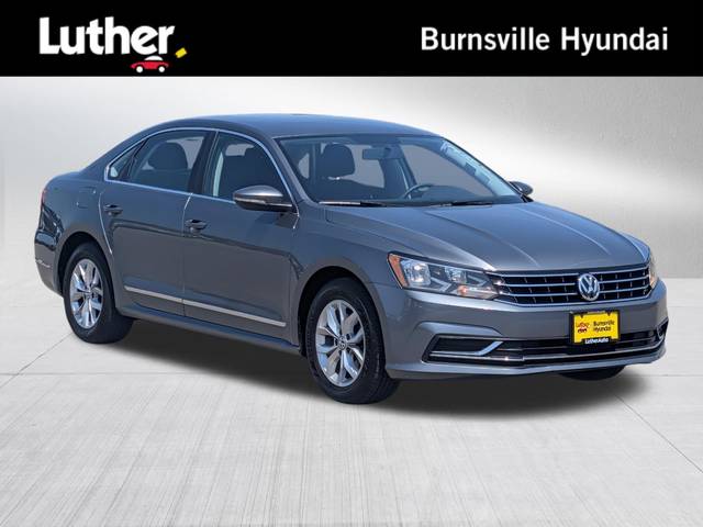 2016 Volkswagen Passat 1.8T R-Line FWD photo