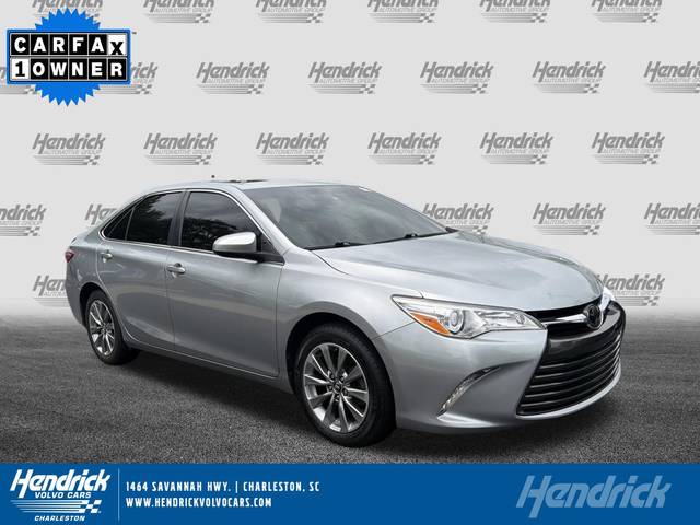 2017 Toyota Camry XLE FWD photo