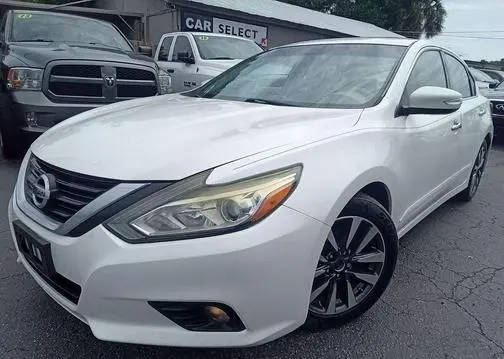2017 Nissan Altima 2.5 SV FWD photo
