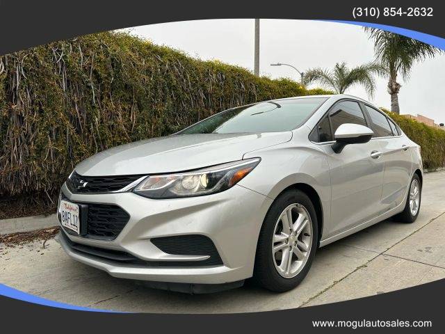 2017 Chevrolet Cruze LT FWD photo
