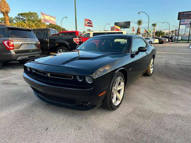 2017 Dodge Challenger R/T RWD photo