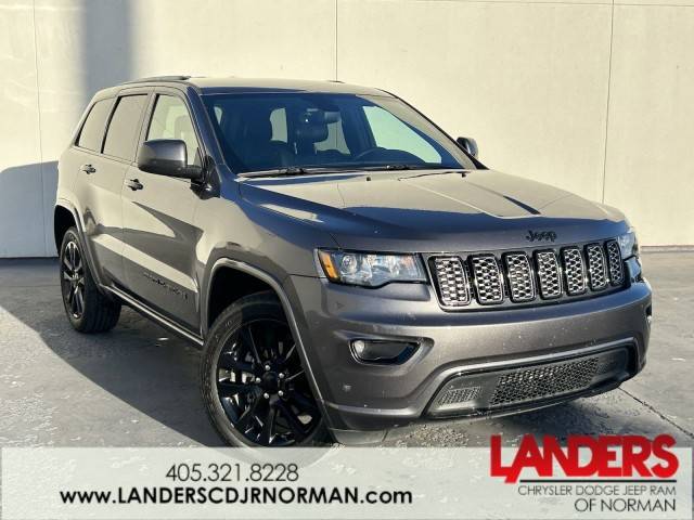 2017 Jeep Grand Cherokee Altitude 4WD photo