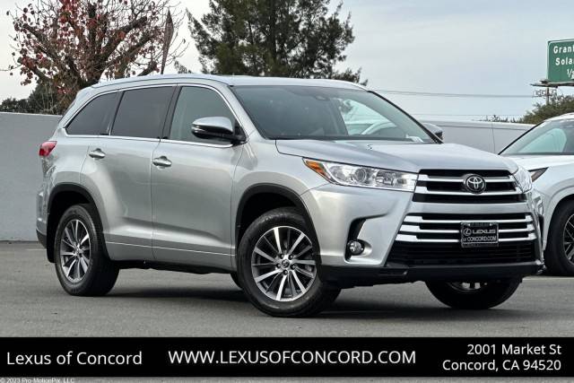 2017 Toyota Highlander XLE AWD photo