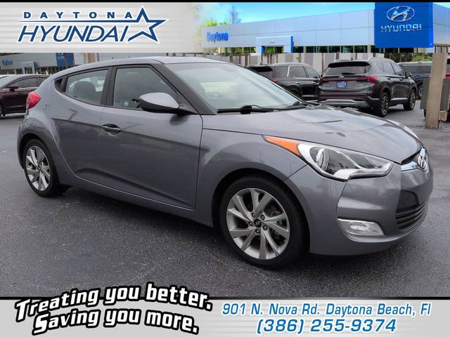 2017 Hyundai Veloster FWD photo