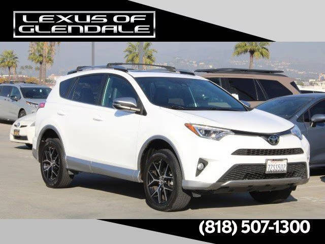 2017 Toyota RAV4 SE FWD photo