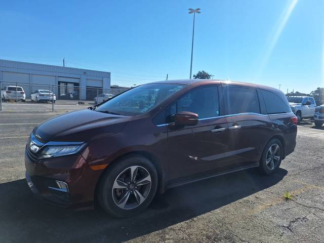 2018 Honda Odyssey Touring FWD photo