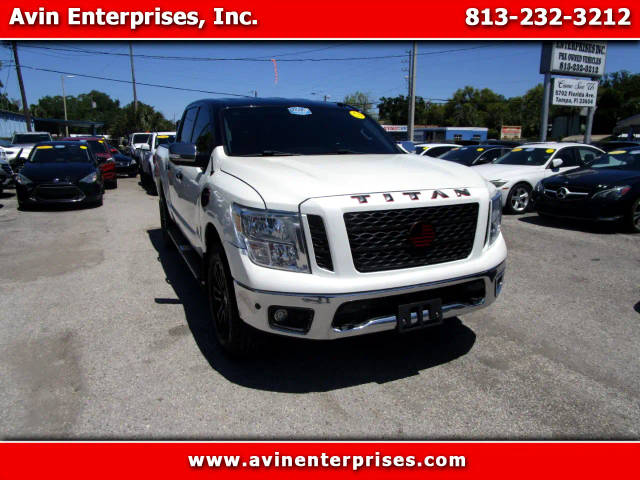 2017 Nissan Titan SL 4WD photo