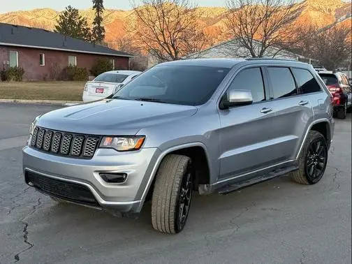 2017 Jeep Grand Cherokee Altitude 4WD photo