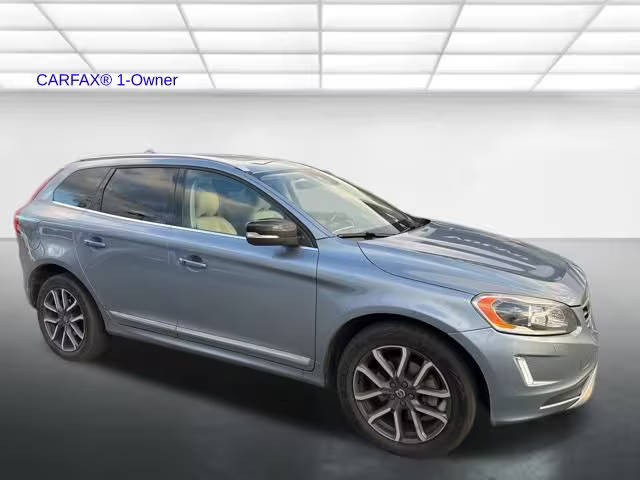 2017 Volvo XC60 Dynamic AWD photo
