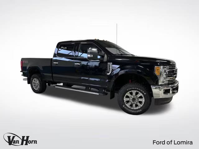 2017 Ford F-250 Super Duty Lariat 4WD photo