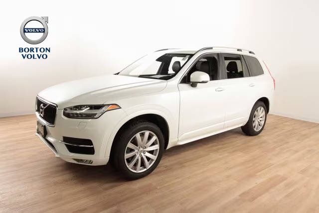 2018 Volvo XC90 Momentum AWD photo