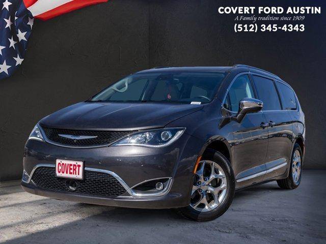 2017 Chrysler Pacifica Minivan Limited FWD photo