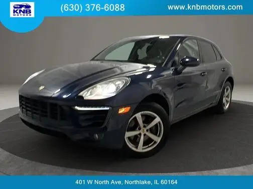 2017 Porsche Macan  AWD photo