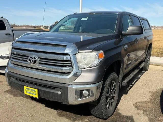 2017 Toyota Tundra SR5 4WD photo