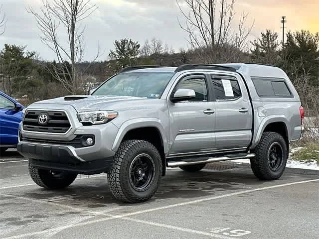 2017 Toyota Tacoma SR5 4WD photo