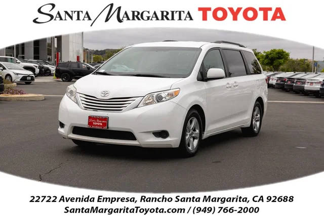 2017 Toyota Sienna LE FWD photo