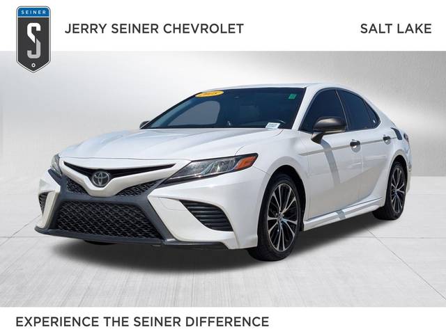 2018 Toyota Camry SE FWD photo