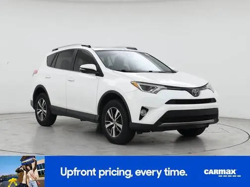 2017 Toyota RAV4 XLE FWD photo