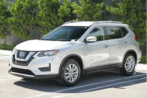 2017 Nissan Rogue SV FWD photo