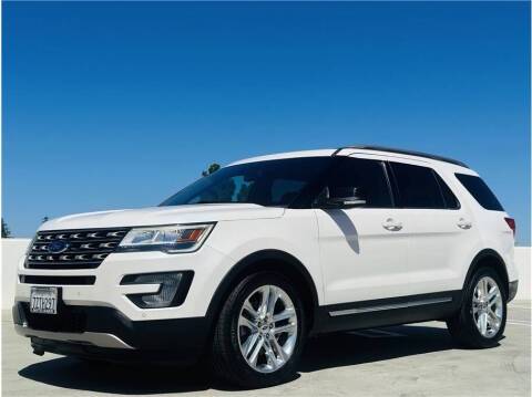 2017 Ford Explorer XLT FWD photo