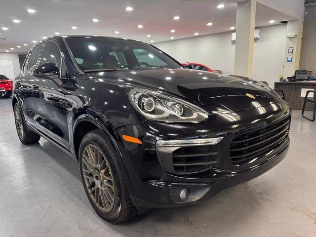 2018 Porsche Cayenne S Platinum Edition E-Hybrid AWD photo