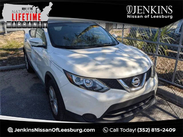 2017 Nissan Rogue Sport SV FWD photo