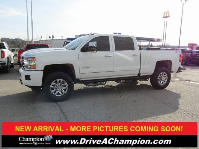 2017 Chevrolet Silverado 2500HD High Country 4WD photo