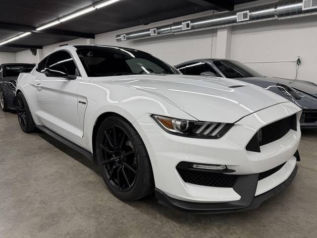 2017 Ford Mustang Shelby GT350 RWD photo
