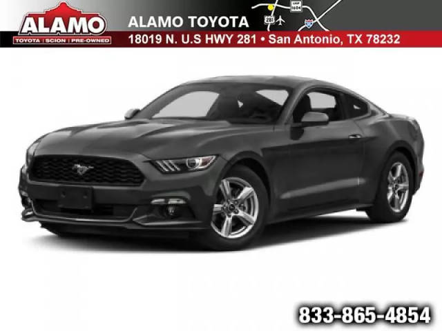 2017 Ford Mustang V6 RWD photo