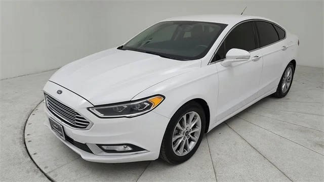 2017 Ford Fusion SE FWD photo