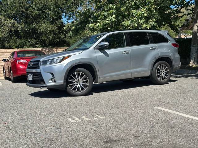 2017 Toyota Highlander SE FWD photo