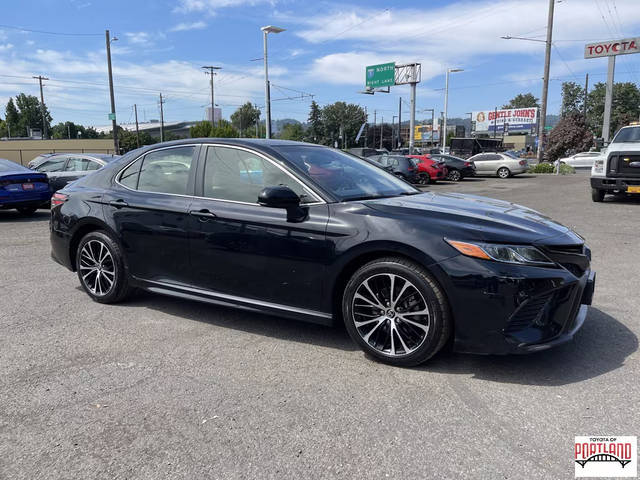 2018 Toyota Camry SE FWD photo