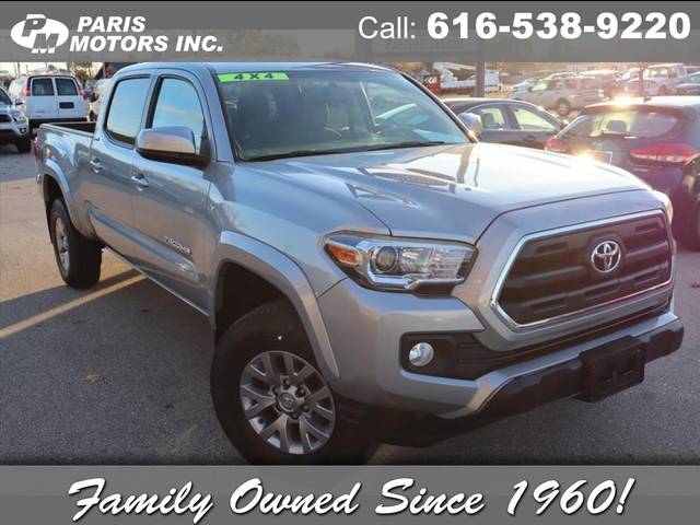 2017 Toyota Tacoma SR5 4WD photo