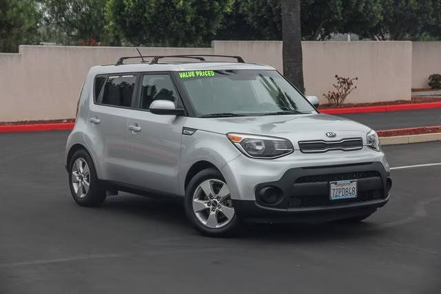 2017 Kia Soul Base FWD photo